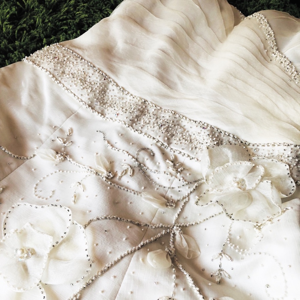 Sleeveless Sweetheart Wedding Dress